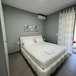 Sea Breeze Apartment, Qerret Apartment *