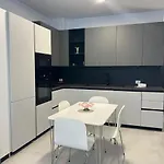 Sea Breeze Apartment, Qerret