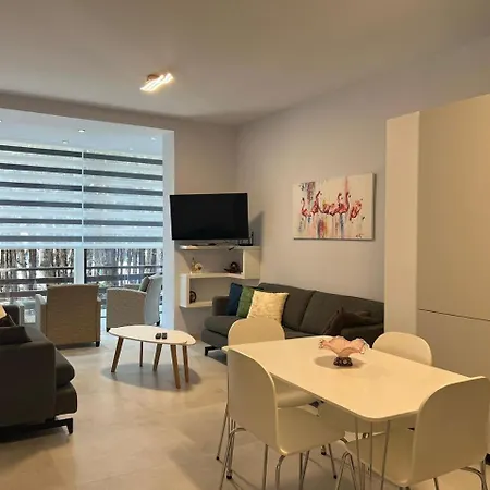 Апартаменты Sea Breeze Apartment, Qerret Голем
