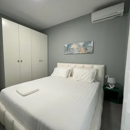 Sea Breeze Apartment, Qerret Апартаменты