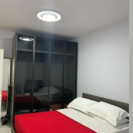 Lejlighed Sea Breeze Apartment, Qerret *