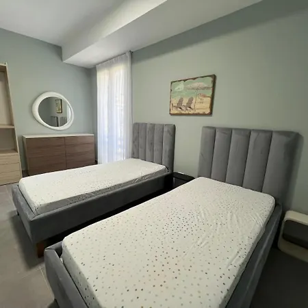 Sea Breeze Apartment, Qerret Golem (Tirana)