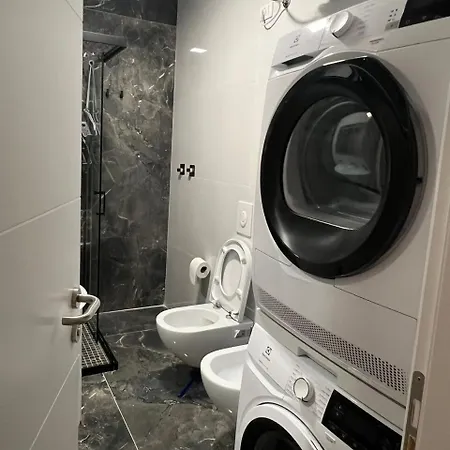 Sea Breeze Apartment, Qerret Apartment Golem (Tirana)