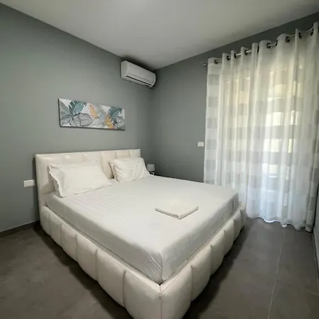Sea Breeze Apartment, Qerret Lejlighed *