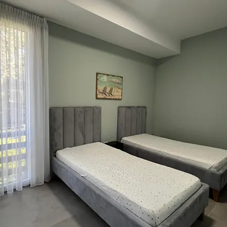 Sea Breeze Apartment, Qerret *