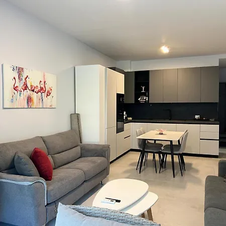 Sea Breeze Apartment, Qerret *