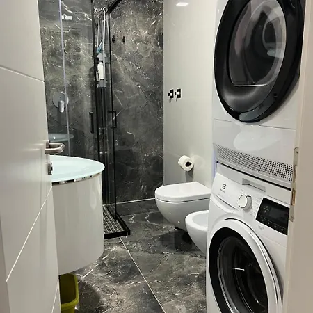 Sea Breeze Apartment, Qerret * Golem (Tirana)