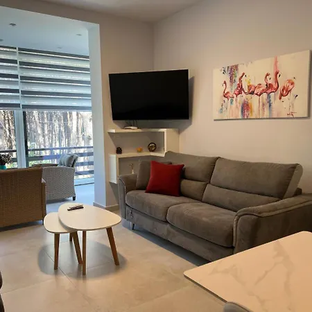 Sea Breeze Apartment, Qerret