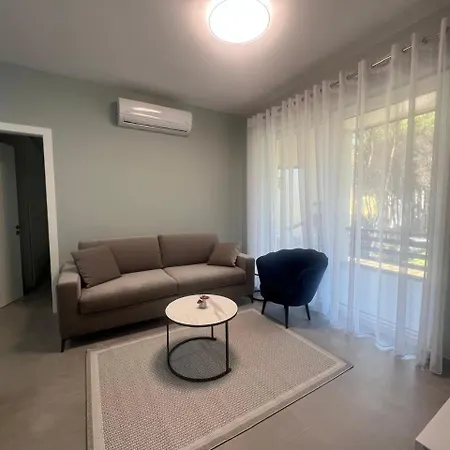 Sea Breeze Apartment, Qerret