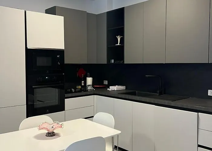 Sea Breeze Apartment, Qerret Apartment Golem (Tirana)