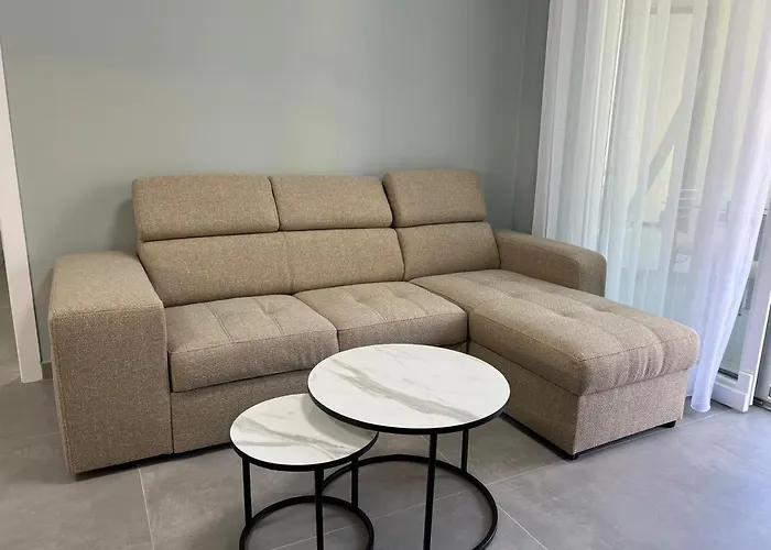 Apartment Sea Breeze Apartment, Qerret Golem (Tirana)