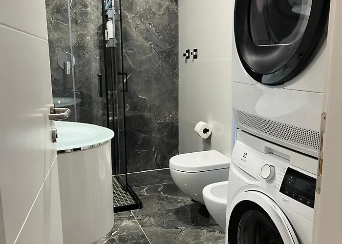 Sea Breeze Apartment, Qerret * Golem (Tirana)